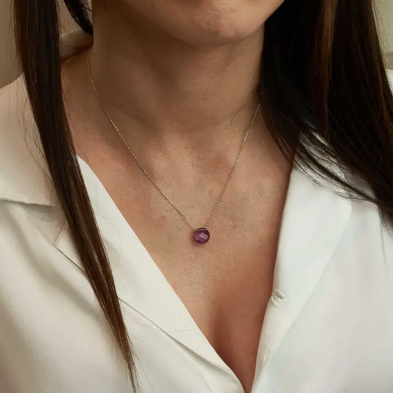 Złoty naszyjnik z ametystem Złoty naszyjnik z ametystem